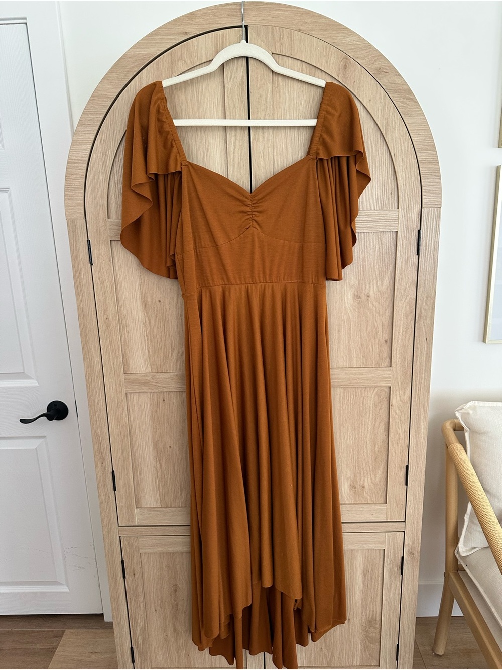 Joyfolie Flutter-Sleeve Midi Dress in Rust Brown